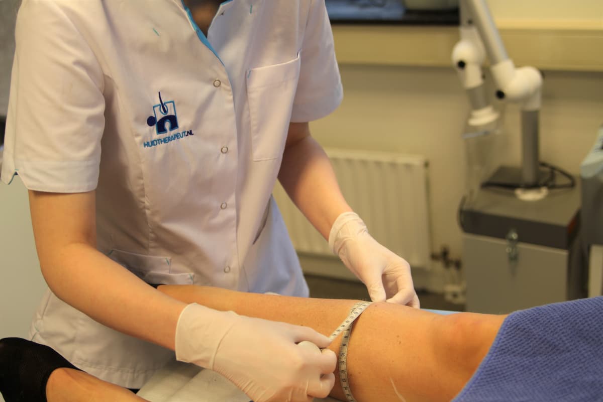 Nederigheid hoofdstad frequentie Therapeutisch elastische kousen (TEK) aanmeten - Gratis consult - Uw huid, onze zorg - Huidtherapeut NL Nederigheid hoofdstad frequentie Therapeutisch elastische kousen (TEK) aanmeten - Gratis consult - Uw huid, onze zorg - Huidtherapeut NL